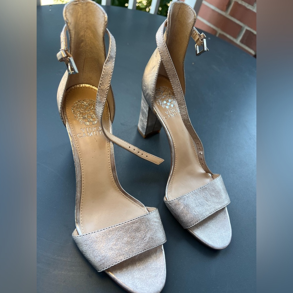 NWOT ‘Vince Camuto’ Gold Block Heels